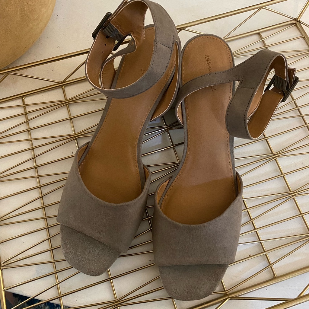 Universal Threads Heels